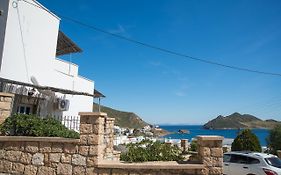 Captain Manos Studio Apartments